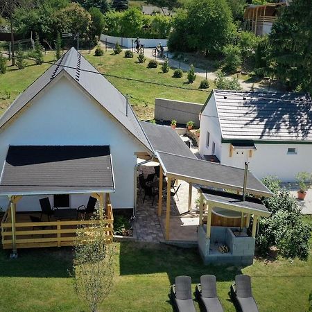 Borkuti Panzio Es Apartman Balatonszárszó エクステリア 写真