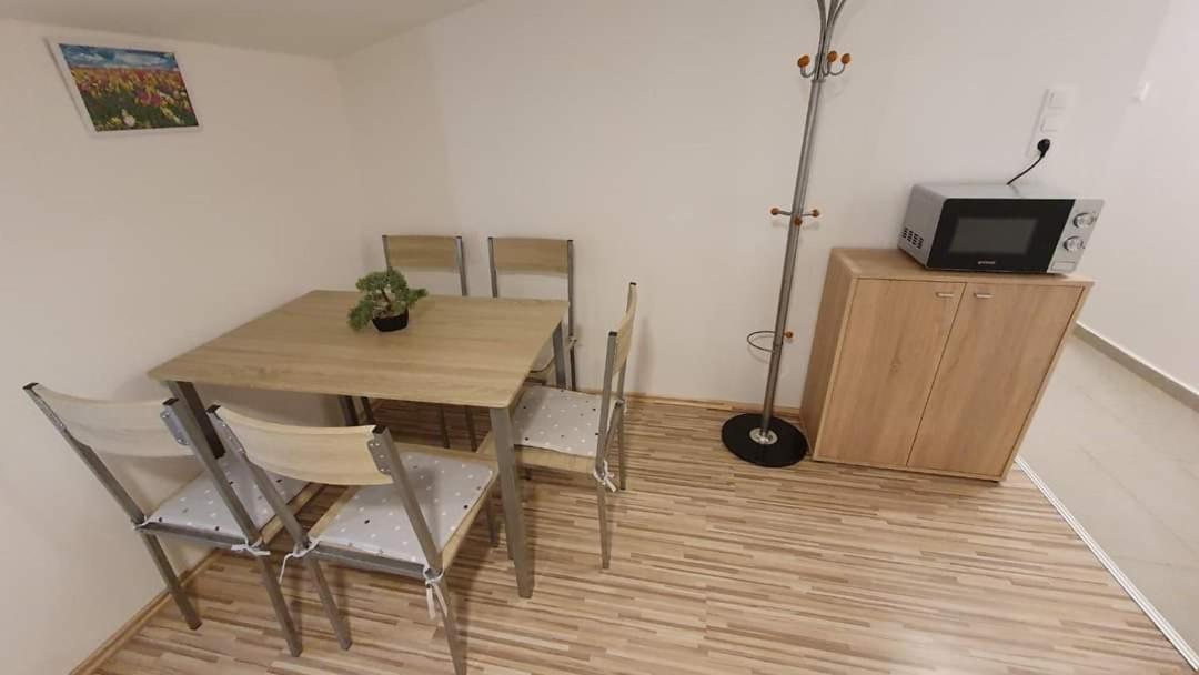 Borkuti Panzio Es Apartman Balatonszárszó エクステリア 写真